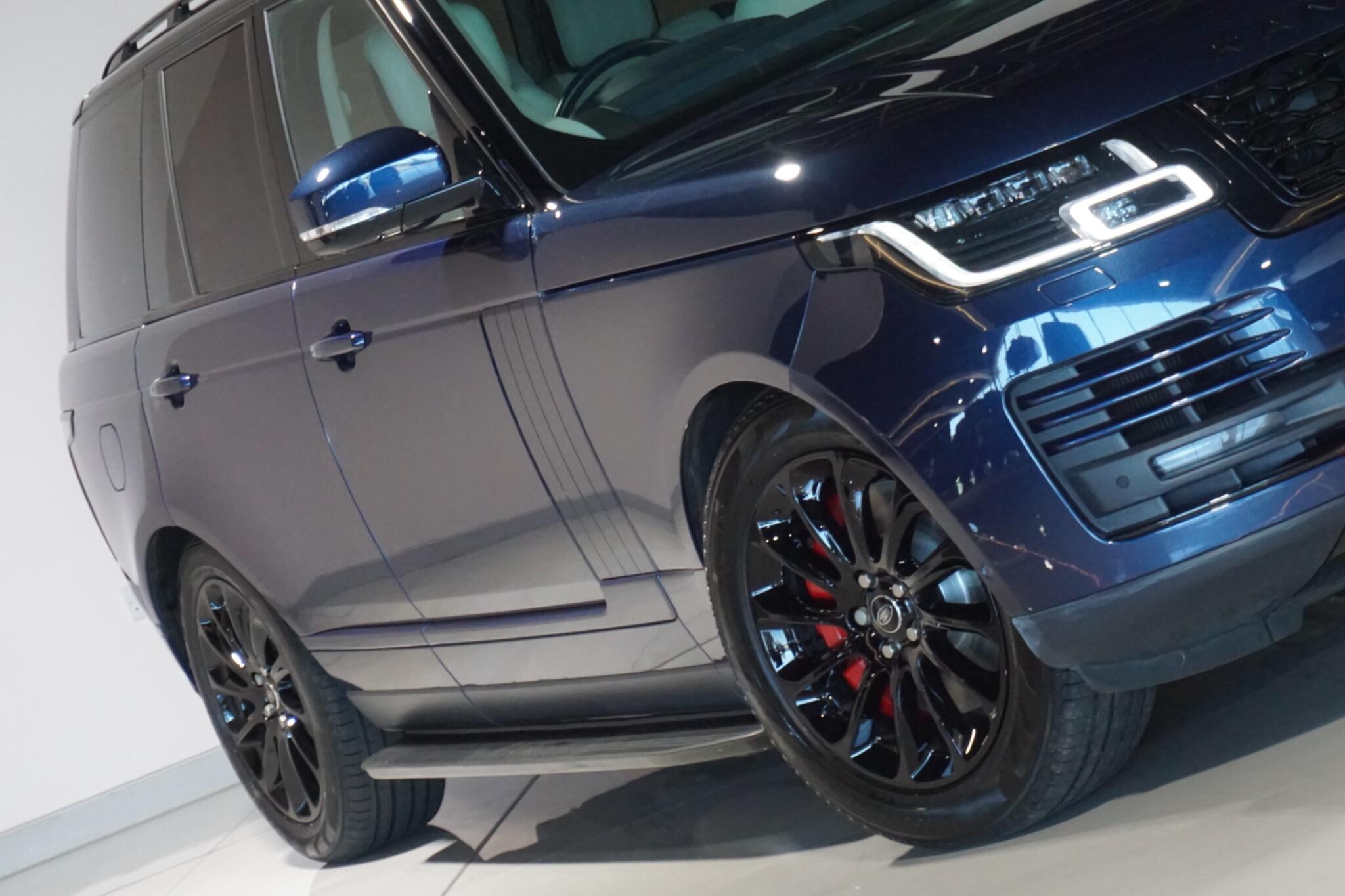 Land Rover Range Rover 2.0 P400e 12.4kWh GPF Vogue SUV 5dr Petrol Plug-in Hybrid Auto 4WD Euro 6 (s/s) (404 ps)